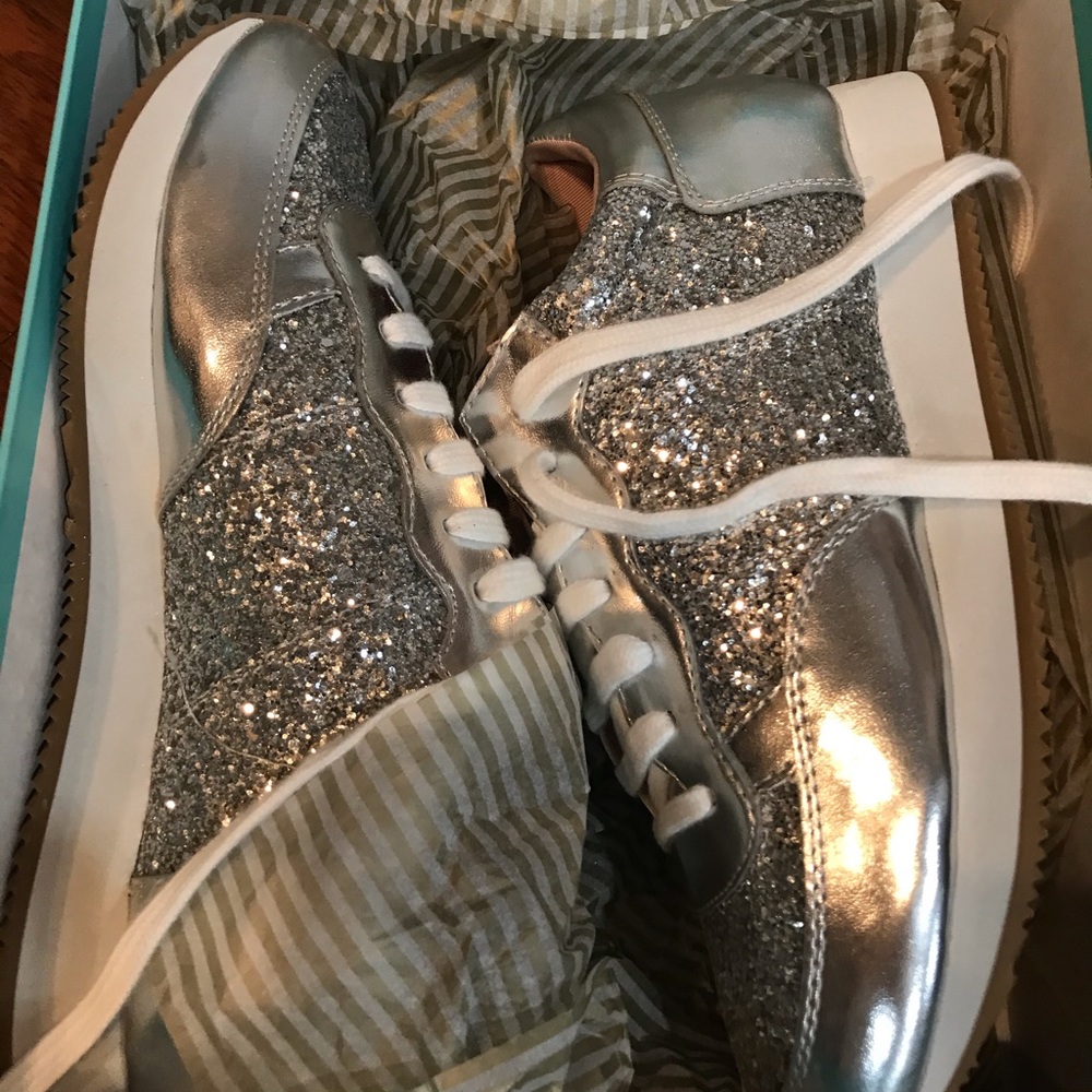 Kate spade Felicia silver sneaker size (ID.OI)